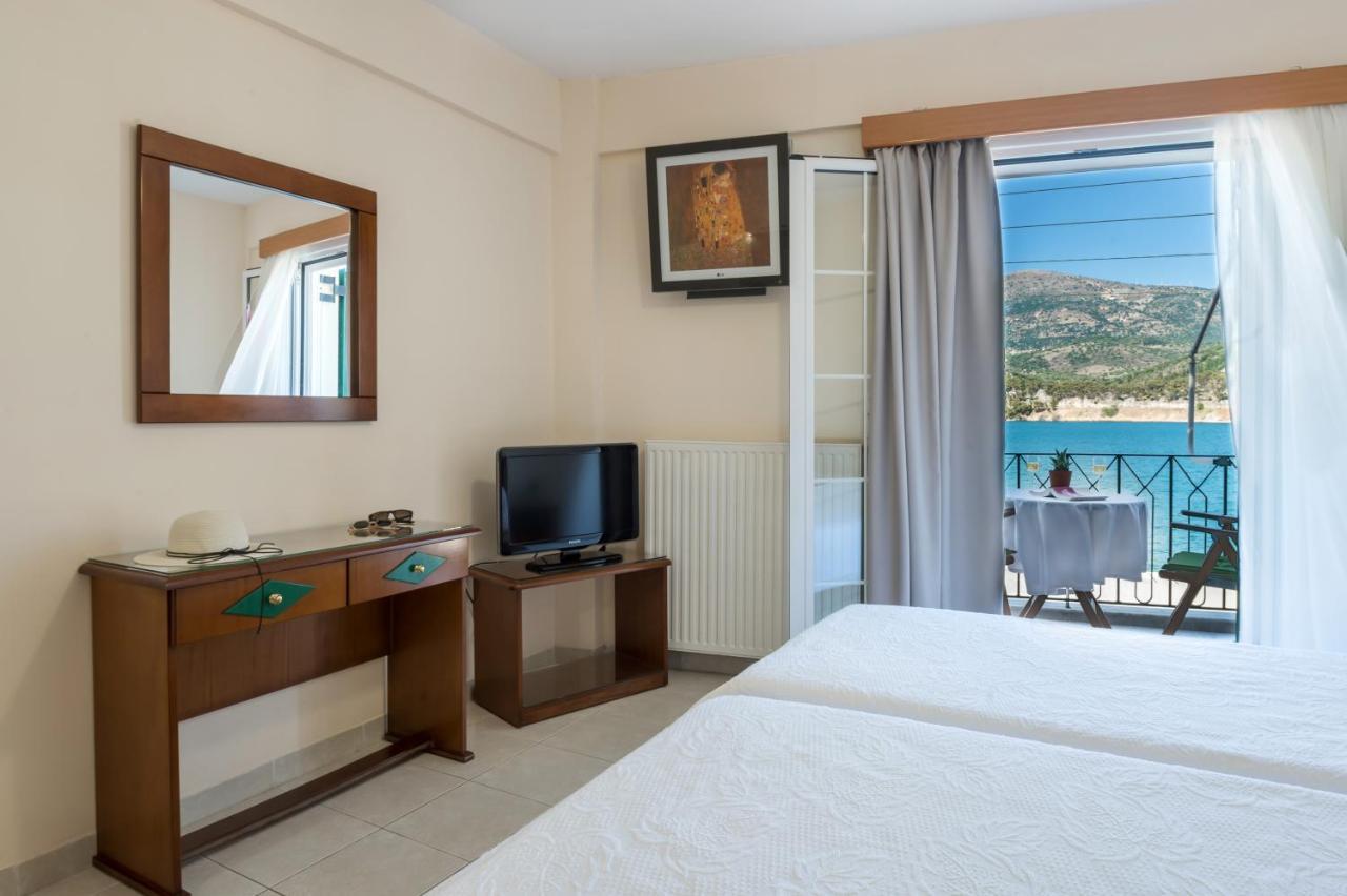 Rouchotas Apartments Аргостолион Экстерьер фото