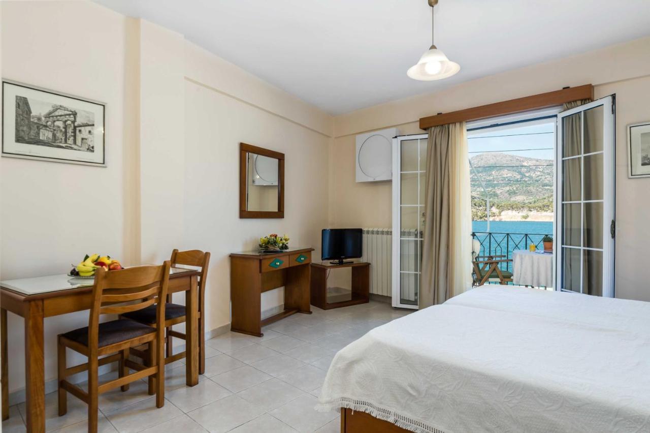 Rouchotas Apartments Аргостолион Экстерьер фото