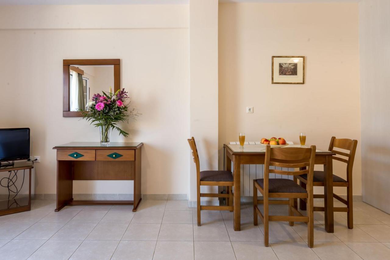 Rouchotas Apartments Аргостолион Экстерьер фото