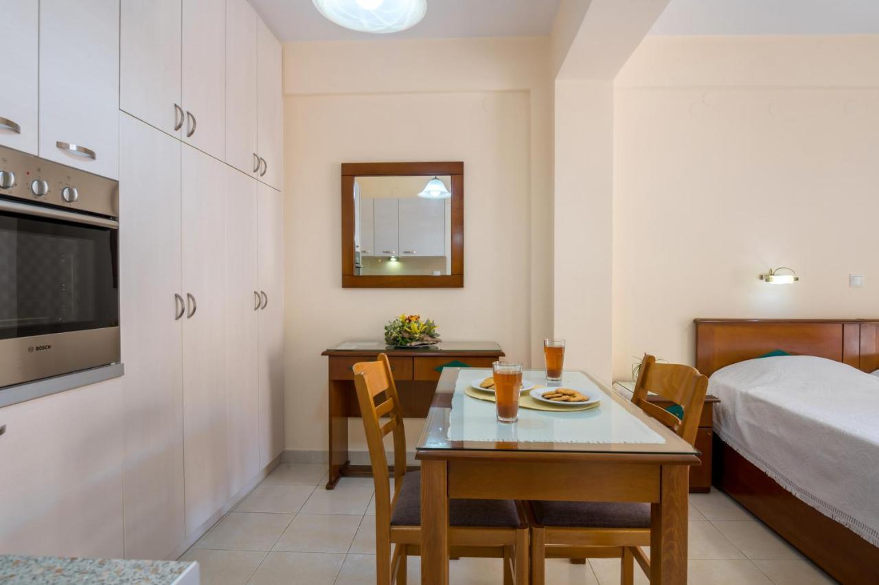 Rouchotas Apartments Аргостолион Экстерьер фото